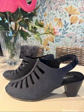 Munro Navy “Abby” Lattice Slingback Block-Heel Sandals - Size 8